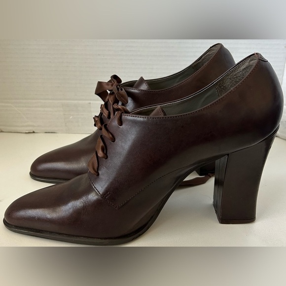 LIKE NEW VINTAGE OXFORD STYLE LACE UP WESTIES Sz. 10. RICH BROWN, RIBBON LACES - Picture 3 of 11